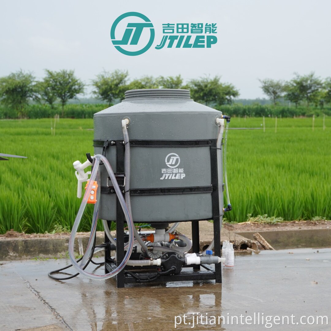 Agricultural unmanned spraying pesticide mixing tank